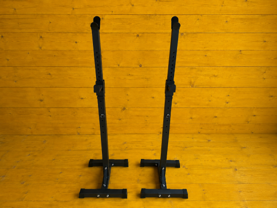 -- NOVÉ STOJANY NA DREPY / BENCH --